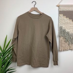 5/$25! Tilly’s Long Sleeve Crew Neck Tee